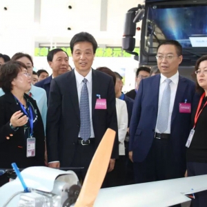 戴征社李春臨檢查絲博會榆林展區